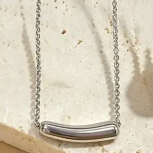 Line / Silver