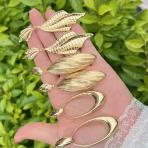 Wholesale Elegant Fashion Earrings Copper Plated 18K Gold Luxury Women Irregular Design Jewelry Accessories Cute Beach Style Modern Style Inlaid