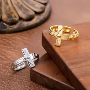 Wholesale Novelty Open Ring For Women Made Of 304 Stainless Steel In Golden Color