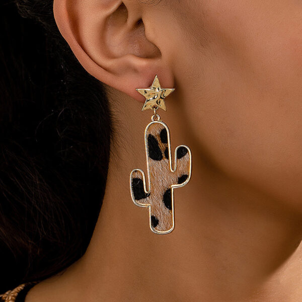 Wholesale Fashion Cactus Leopard Earrings All-match Spice Girls Cold Wind Exaggerated Atmosphere Party 4370