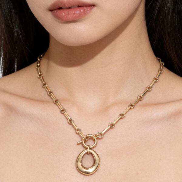 Wholesale Personalized clavicle chain pendant, light luxury necklace