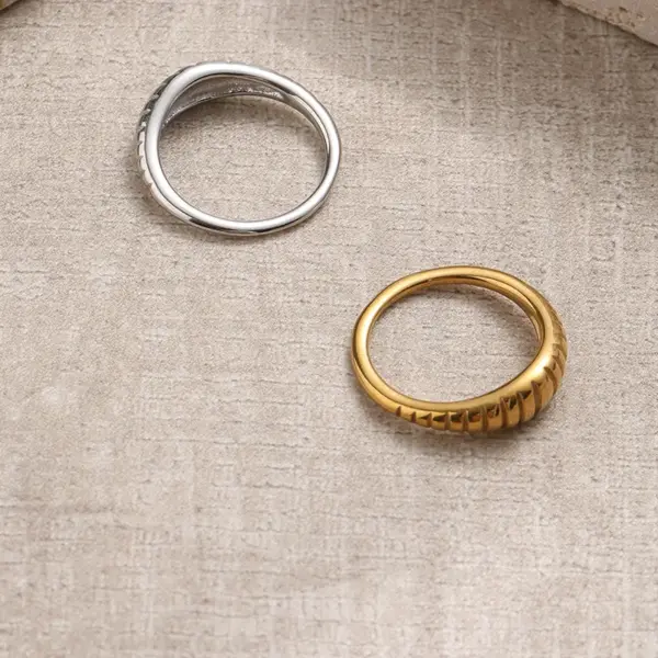 Wholesale Unisex Geometric Rings Made Of 316 Stainless Steel With PVD Coated 18K Real Gold Plating Featuring Surgical Steel Craft