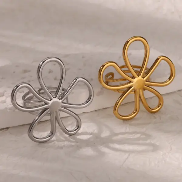 Wholesale Fashionable Retro Butterfly Flower Stainless Steel Ring 18K Gold Plated Simple Design Luxury Jewelry For Women European Style