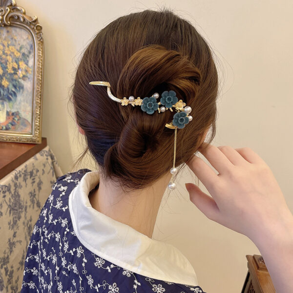 Wholesale high-grade tassel one-word hairpin back head plum blossom clip metal frog buckle twist clip headdress