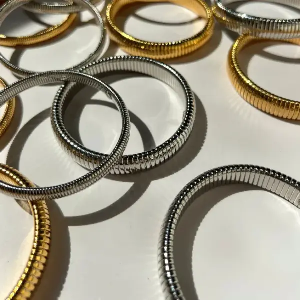 Wholesale Basic Simple Style Solid Color 304 Stainless Steel 18K Gold Plated Bangle In Bulk