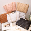 oly-1a26c7b883e6cf5337b915bdfd5470d8 Wholesale Large quilted chain bag, large capacity shoulder bag
