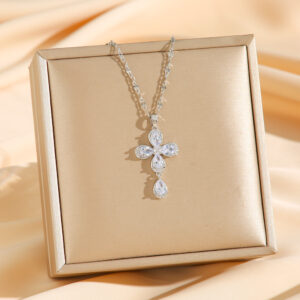 8098 silver four diamond flower