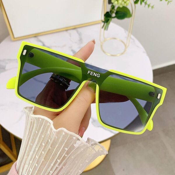 oly-1a4baec52654fd901780a1e13ac86eb0 Wholesale square-framed men's and women's retro street style sunglasses, trendy UV protection driving sunglasses.
