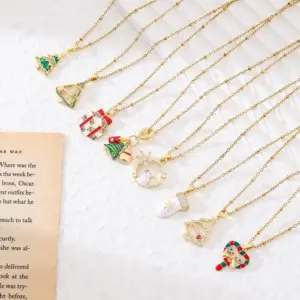 Wholesale Fashionable Luxury Copper Plated 18K Gold Christmas Pendant Necklace Women's Geometric Pattern Simple Style Christmas Gift