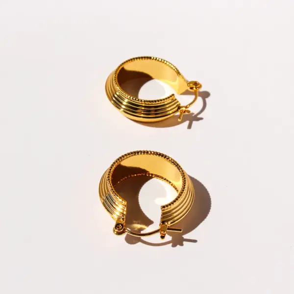 Wholesale Unique Classic Metal Stripe C-shaped Wide Ear Cuff Creative Gold Bead Gear Lace Vintage Earrings For Women Casual Versatile Ear Accessories 740