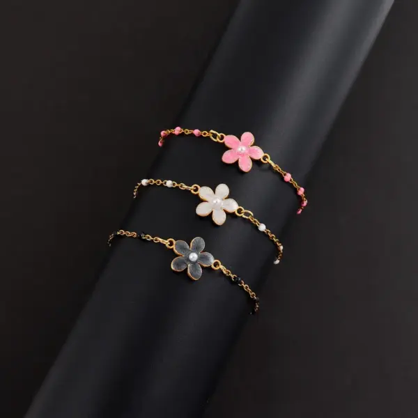 Wholesale PVD Coated Real Gold Plated Flower 201 Stainless Steel 304 Stainless Steel Elegant Simple Style Classic Style Waterproof Non Tarnish 201 Stainless Steel Lobster Trigger Clasp Closure Bracelets
