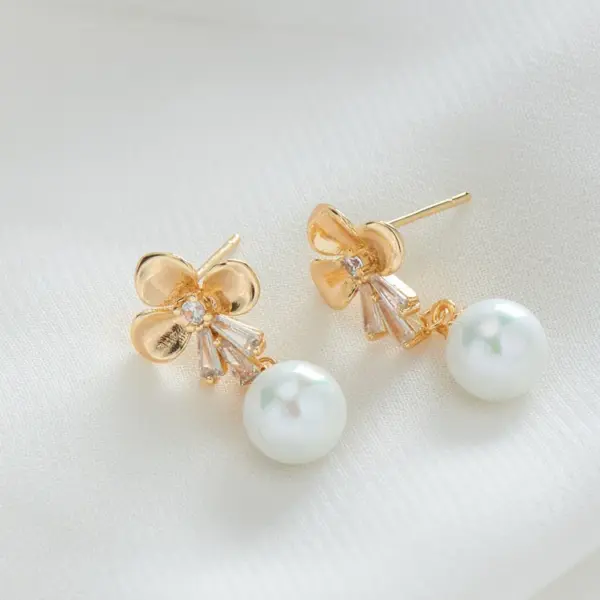 Wholesale Geometric Copper Earrings With Zircon Inlay, 14K Gold Plated, Simple Style Stud Earrings Featuring 925 Sterling Silver Ear Pins