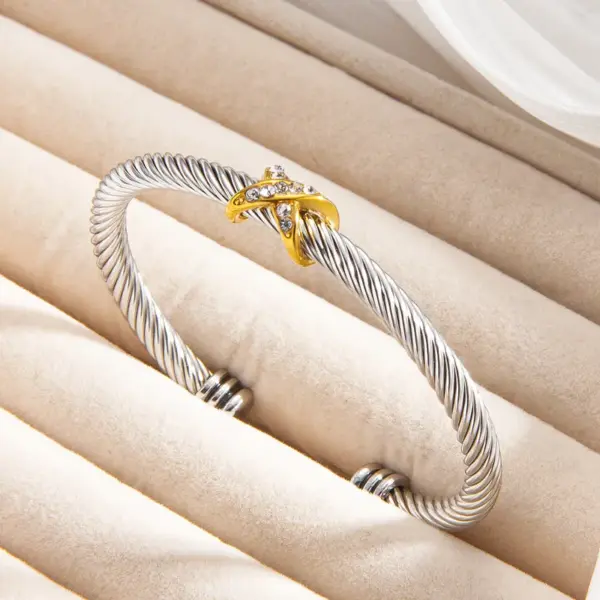 Wholesale 18K Real Gold Plated 304 Stainless Steel PVD Coated Heart Shape Two Tone Plating Bangle