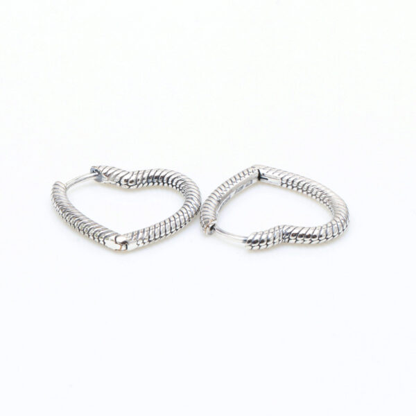 Wholesale  silver-plated Moments heart-shaped string earrings fashion lovely earrings Valentine's Day gift for women
