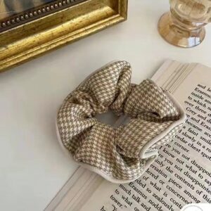 Houndstooth khaki