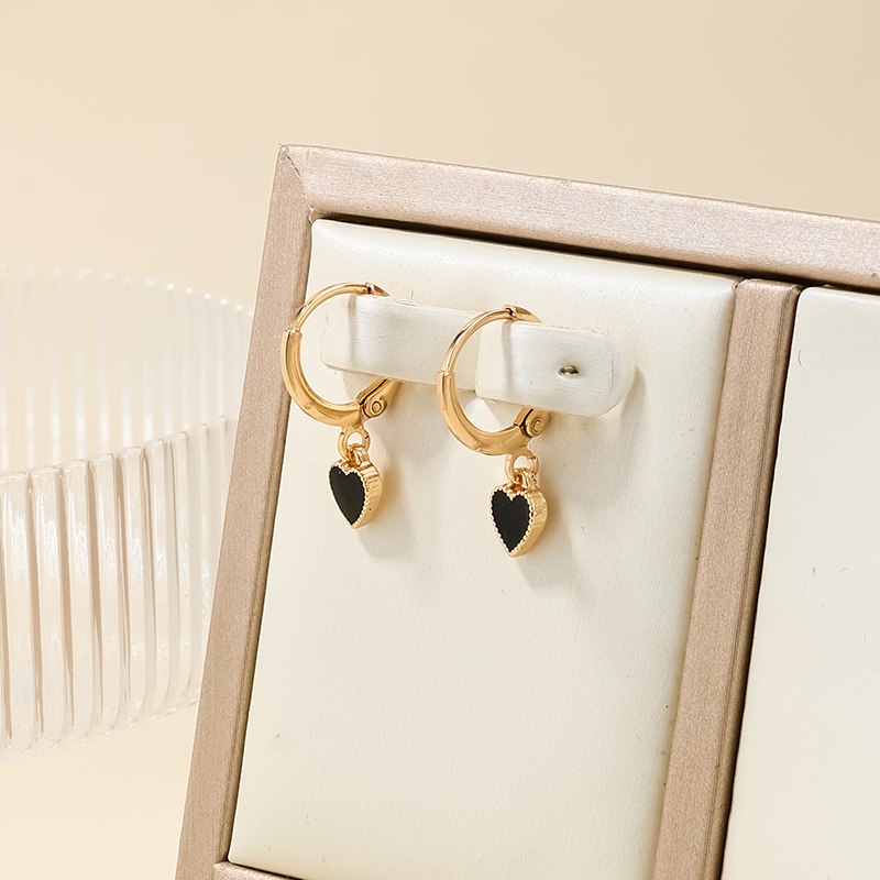 Wholesale 1 Pair of Versatile Heart-Shaped Simple Earrings 1 Pair of Niche Spade Design Women's Earrings