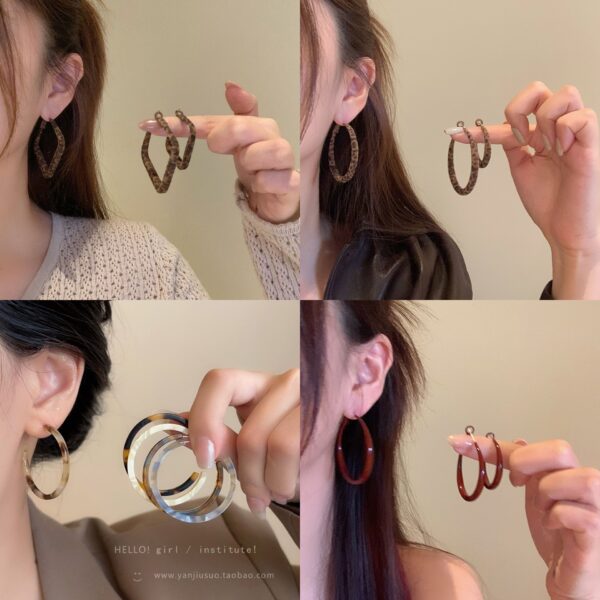 Wholesale Metallic shiny round ball earrings, slimming hoop earrings, retro earrings
