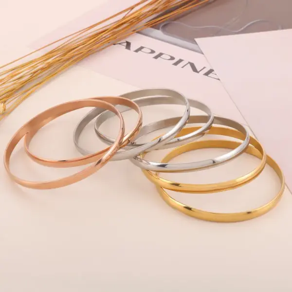 Wholesale PVD Coated 18K Gold Plated Round Stainless Steel Simple Style Waterproof Non Tarnish 304 Stainless Steel Bangle