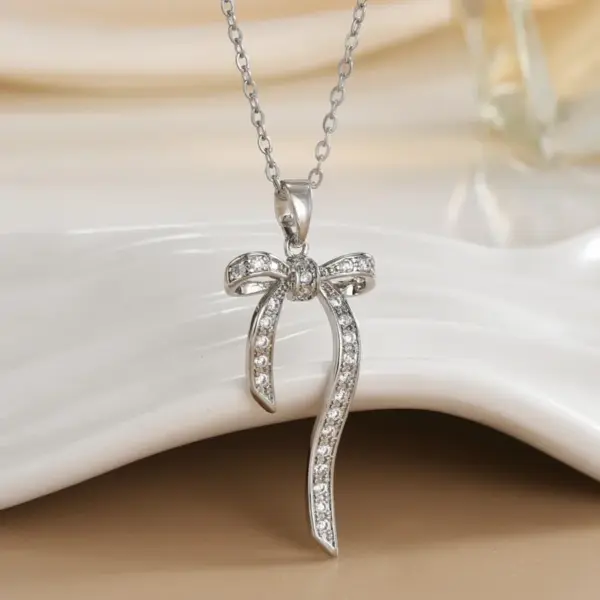 Wholesale Titanium Steel Butterfly Knot Necklace New Style Zircon Butterfly Lock Clavicle Chain Super Fairy Tale Titanium Steel Necklace