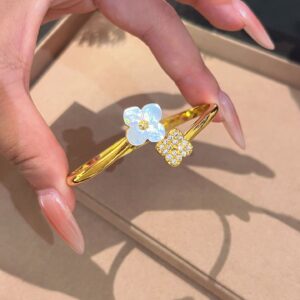 Sz388 gold four-leaf flower bracelet