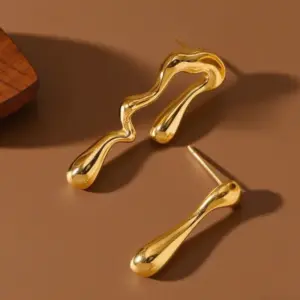 E0195-Asymmetry-Earrings- Gold