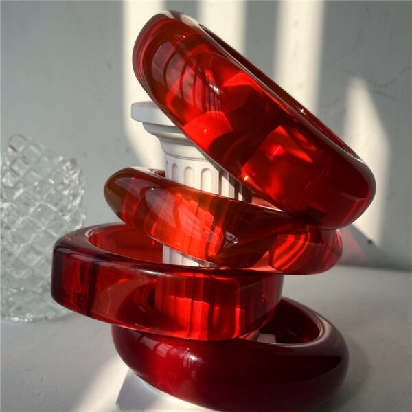 oly-1e8493567ded1eb1aecf31aee501ac55 Wholesale Fashion Exaggerated Stylish Bracelet Transparent Red Resin Bracelet Style Stacked Bracelet