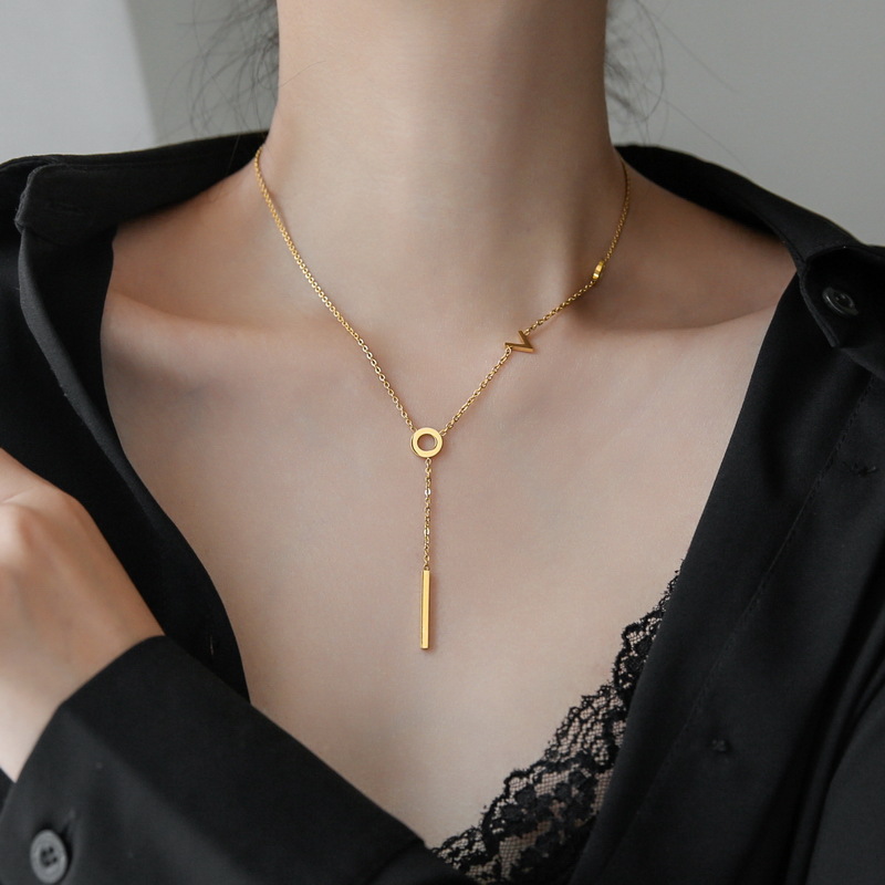 Wholesale High-grade Light Luxury LOVE Tassel Necklace Chain Women's Summer Collarbone Chain Simple Niche Woolen Chain Without Fading Valentine's Day