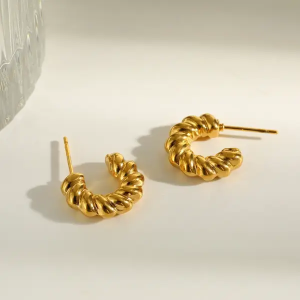 oly-1f218f7e95503cf25435bd23fa898791 Wholesale Three-dimensional Irregular Stud Earrings In 304 Stainless Steel With 18K Real Gold PVD Coating And 0.03µm Thickness