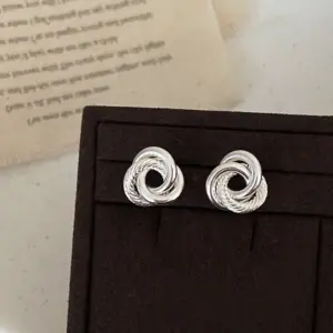 A-1488 Silver Cable Earrings