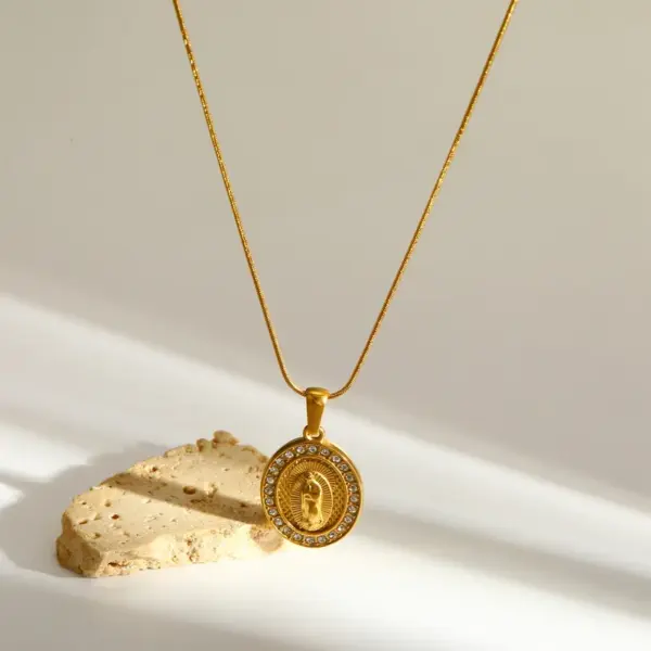 Wholesale Electroplated Portrait Pendant Necklace For Women With 18K Gold Plated Stainless Steel And Zircon, PVD Coated Snake Chain