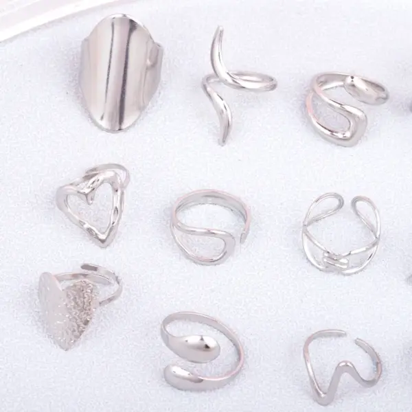 Wholesale 304 Stainless Steel Geometric PVD Coated Stone-Free Golden Plated Lady Queen Sexy Rings
