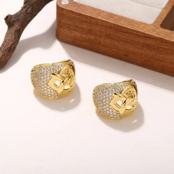 Wholesale Heart Shape Hypoallergenic Stud Earrings For Women With KC Golden Plated Copper And Zircon Inlay, Featuring UV Plating