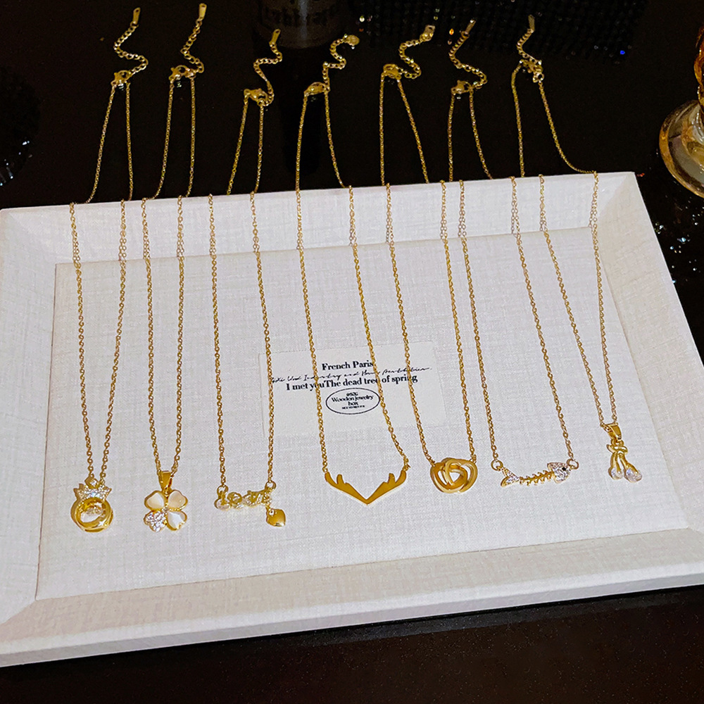 Wholesale Fashionable Light Luxury Titanium Steel Necklace for Women Versatile High-End Niche Pendant Sweet Temperament Clavicle Chain Non-Fading Acce