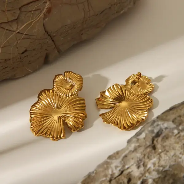 Wholesale PVD Coated Real Gold Plated 18K Gold Leaves 304 Stainless Steel Exaggerated French Style Waterproof Non Tarnish Ear Studs