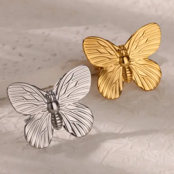 Wholesale Fashionable Retro Butterfly Flower Stainless Steel Ring 18K Gold Plated Simple Design Luxury Jewelry For Women European Style