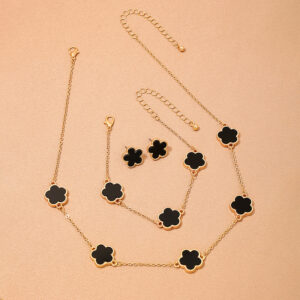Gold [bracelet necklace earrings]]
