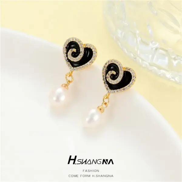 Wholesale Heart Shape Stud Earrings For Women With 925 Sterling Silver Posts, Copper Base, 14K Real Gold Plated Bezel Setting And Zircon Inlay
