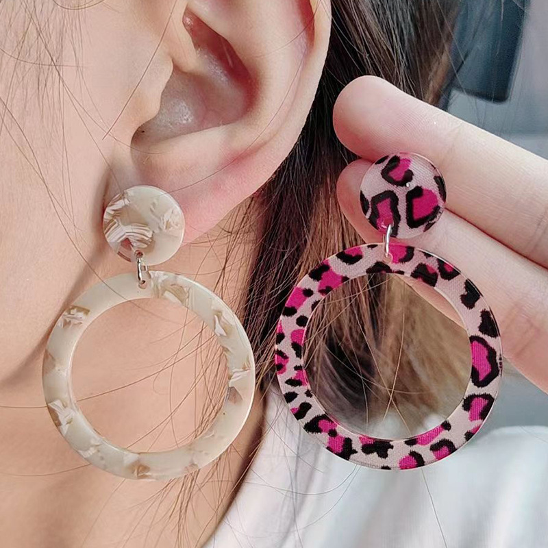 Wholesale European and American Hot Sale Acetic Acid Plate Color Hollow Round Acrylic Earrings Vintage Leopard Earrings Ear Jewelry Women