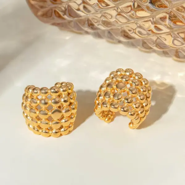 Wholesale 304 Stainless Steel C Shape Solid Color PVD Coated 18K Real Gold Plated Real Gold Plated 18K Gold Vacation Simple Style IG Style Waterproof Non Tarnish Asymmetrical Gold Ear Cuffs
