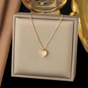 [Xlh6048] White Heart Necklace / Gold
