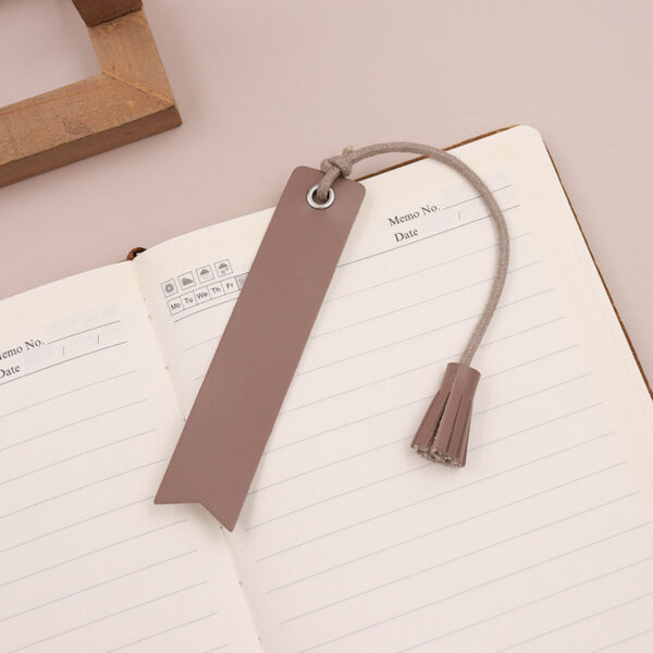 Wholesale leather tassel bookmark printable book reading paging device with lanyard double-sided bookmark