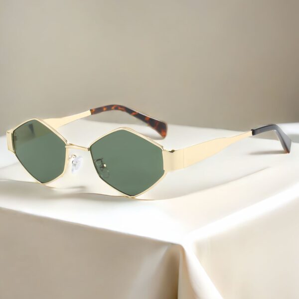 Wholesale Diamond sunglasses ladies metal sunglasses personalized small frame sunglasses photo concave shape South Korea