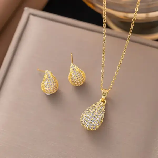 Wholesale Love Jewelry Set For Women Featuring Inlay Artificial Rhinestones With 18K Real Gold Plated Copper And Water Plating On Cable Chain