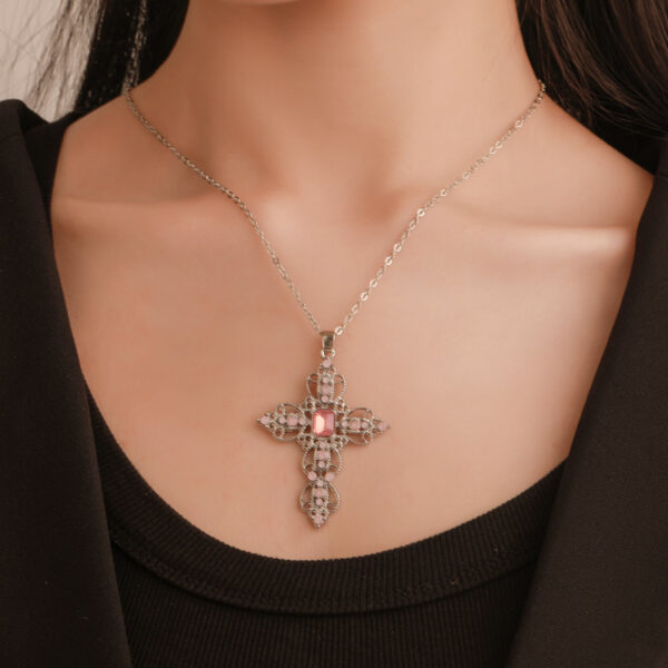 Wholesale Fashion Classic Cross Necklace Bohemian Style Hollow Diamond Neck Chain Clavicle Chain