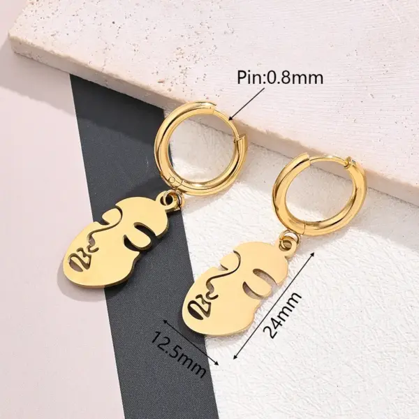 Wholesale Best Seller In 304 Stainless Steel Water Plating Furnace Vacuum Plating Light Gold Snowflake Cat Heart Key Feather Pineapple Small Size Hollow Face Earrings Earrings