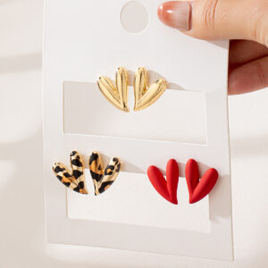 Wholesale 1 Pair/3 Pair/4 Pair Elegant Design Metal Love Heart Stud Earrings suit Ladies Party Valentine's Day Gift to Friends