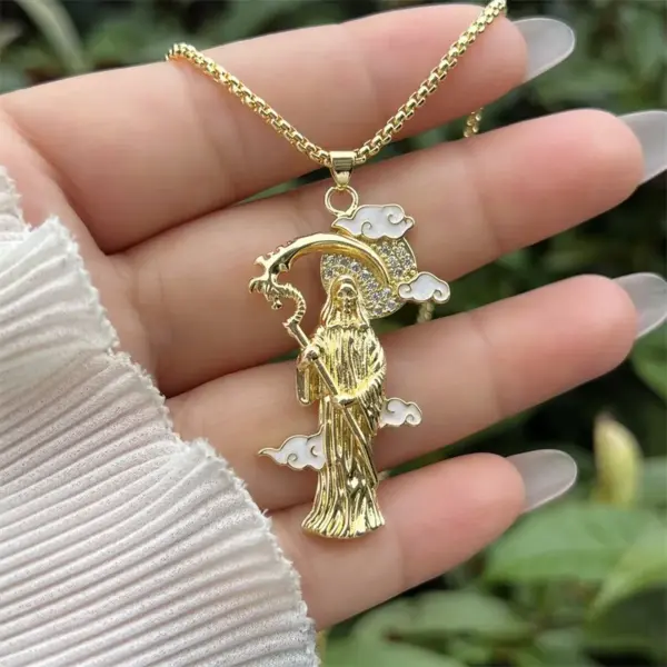 Wholesale Waterproof Non Tarnish Skull Pendant Necklace For Women In 18K Gold Plated Copper With Zircon Inlay And Snake Chain