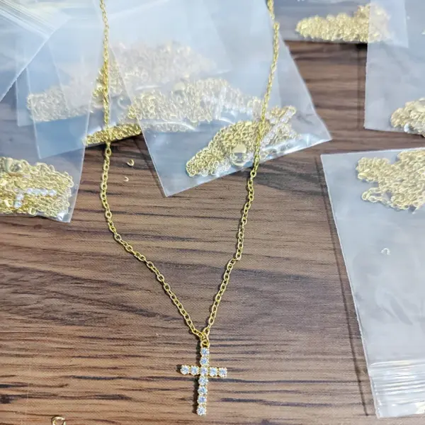 Wholesale PVD Coated 18K Gold Plated Cross 304 Stainless Steel Copper Elegant Streetwear Waterproof Non Tarnish 304 Stainless Steel Pendant Necklace
