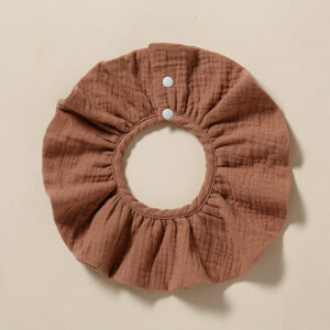 Carmine (round saliva towel)