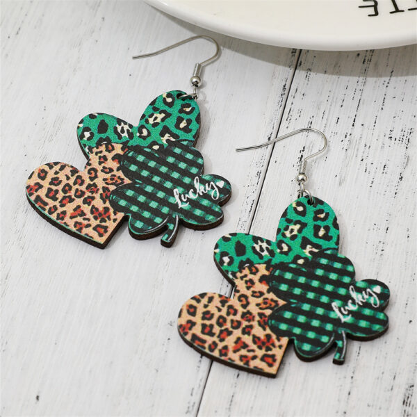 oly-23e5303e357fd6d1ae2ef9be2dbaa00a Wholesale Irish Carnival green elf wooden love heart St Patrick leaf earrings